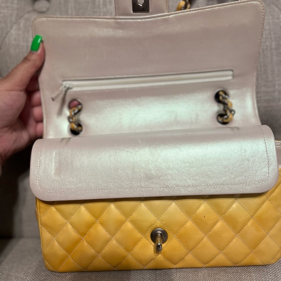 Chanel small double flap patent gold bag - Picture 10 of 10